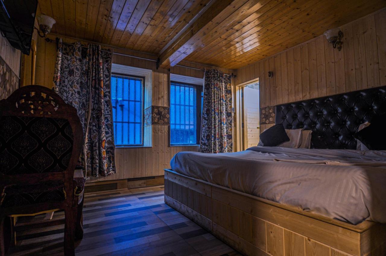 Kashmir House Pahalgam Hotel Exterior foto